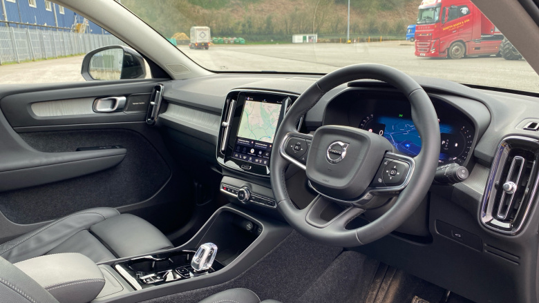 Volvo XC40 2.0 B3P Ultra Dark 5dr Auto Petrol Estate